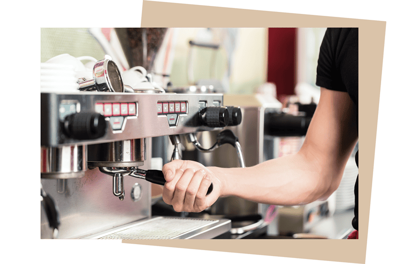 Siebträger-Kaffeemaschine in Lokal